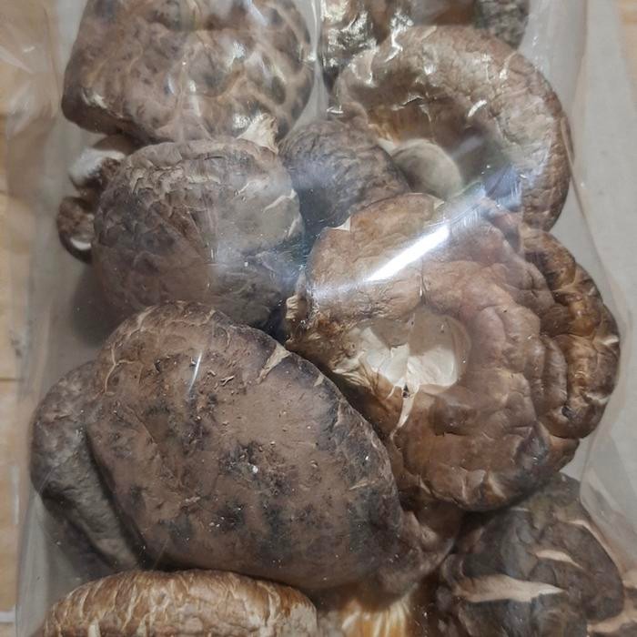 

LUXEHEALTH- Jamur Hioko Shitake 4-6Cm 100G