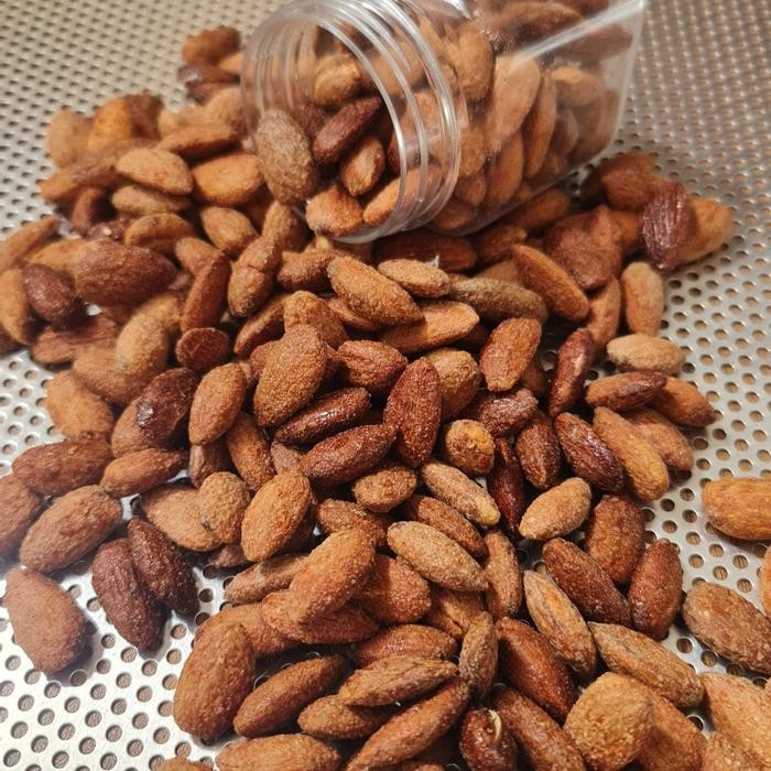 

Almond Panggang Bawang / Garlic Roasted Almond (250 gram, 500 gram, 1 kg)