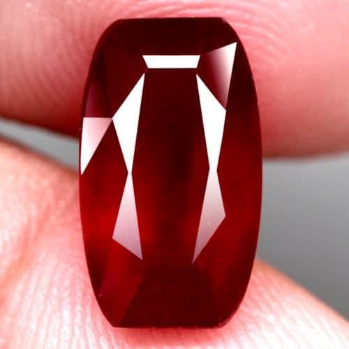 Natural RUBY TOP BLOOD Red Fancy Cutting Batu Rubi Merah Asli 100% Untuk Perhiasan Cincin dan Kalung