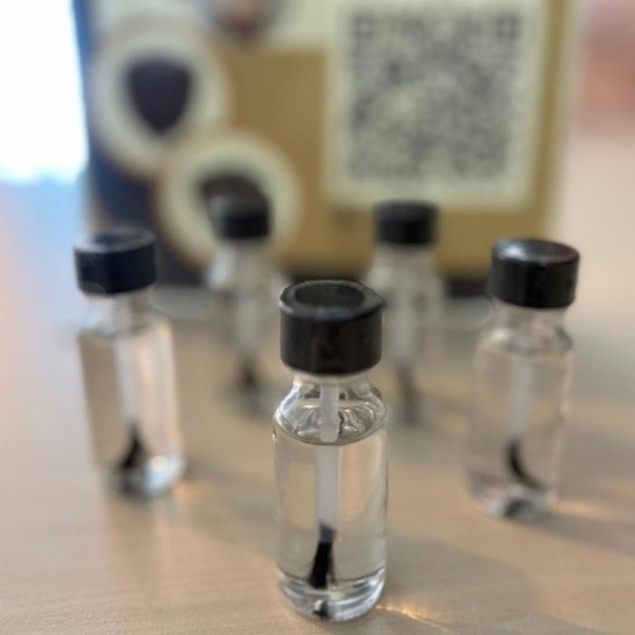 

Stok Baru Lem Acrylic / Lem Akrilik 15 ml