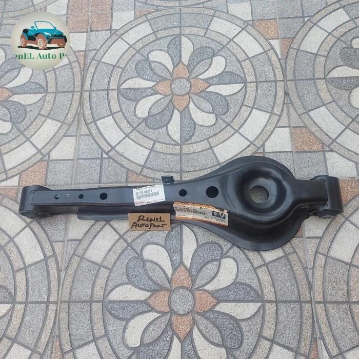 Lower Arm Dudukan per Keong Belakang Innova Bensin Diesel ORIGINAL