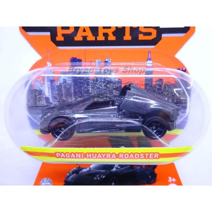 (Expert) Matchbox Moving Parts Pagani Huayra Roadster Hitam