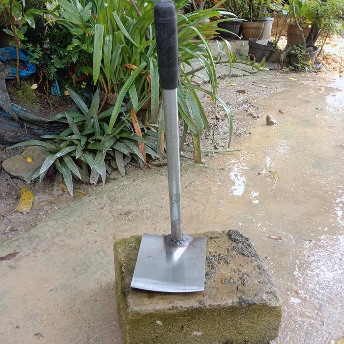 cangkul kecil berkebun baja *