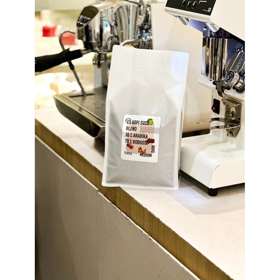 

BLEND ES KOPI SUSU - 50/50 ARABIKA ROBUSTA - BIJI ESPRESSO ROAST - HANA ROASTERY