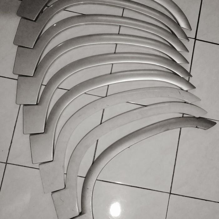 Original.. Side Body Moulding Karimun Kotak