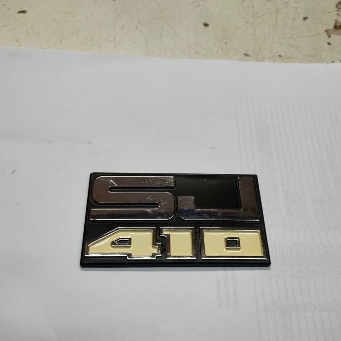 Emblem Suzuki Sj410