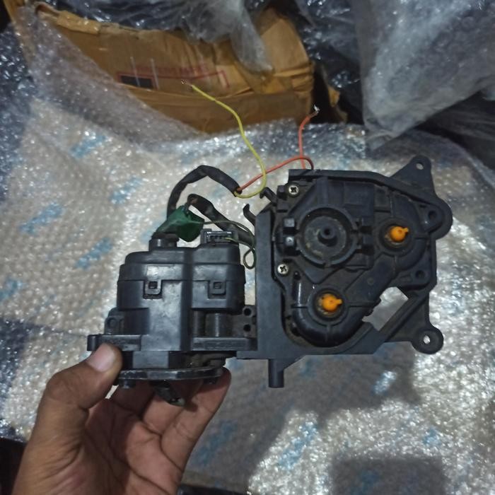 motoran lipat ritreck spion+rangka ford escape kanan tahun 2009-2013 ori