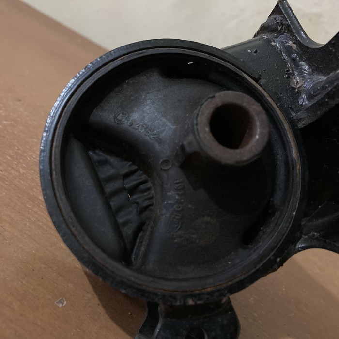 Insulator Engine Mounting Pangkon Dudukan Mesin Kiri Lh Corona At190 Absolute 1.6 1600Cc 4Afe