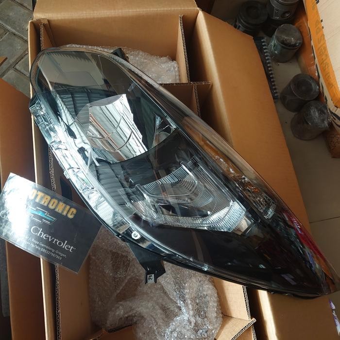Lampu Depan Head Lamp Headlamp Kiri Lh Chevrolet Spin Active Gm