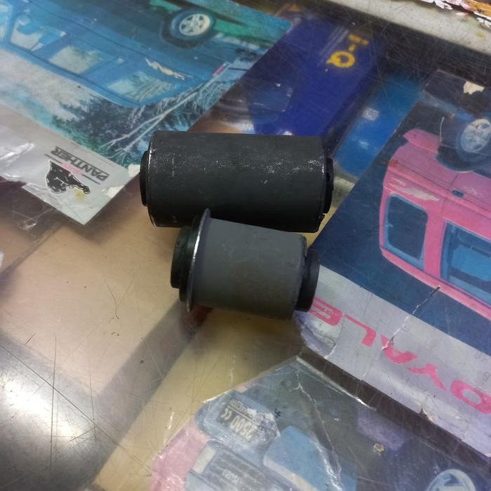 Terhemat Karet Bushing Arm Bawah / Karet Sayap Bawah Isuzu Dmax 01-12 3000Cc