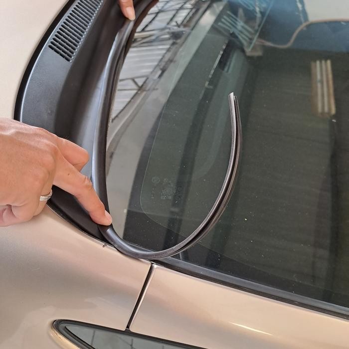 Karet List Pangangan Sate Innova Avanza Universal