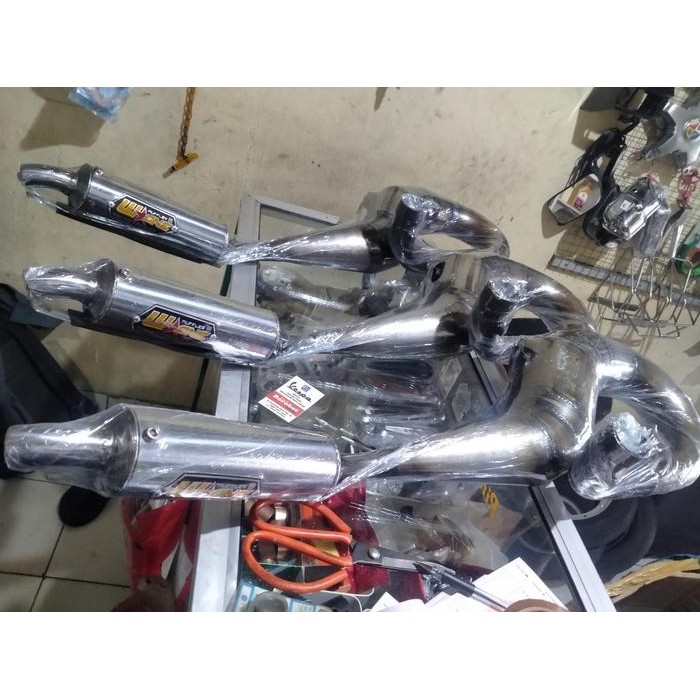 PREMIUM Knalpot racing vespa buang kanan merk w one