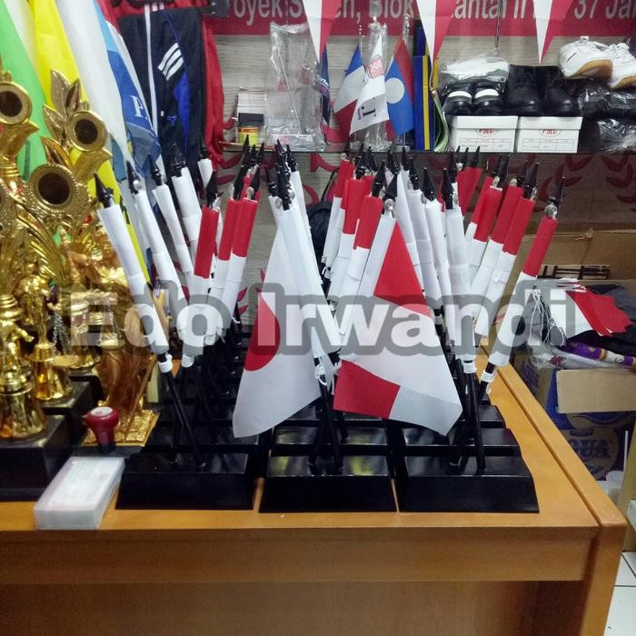 

Terlaris Tiang Meja Kayu Silang dan Bendera Negara Meja Ready Berkualitas SALE