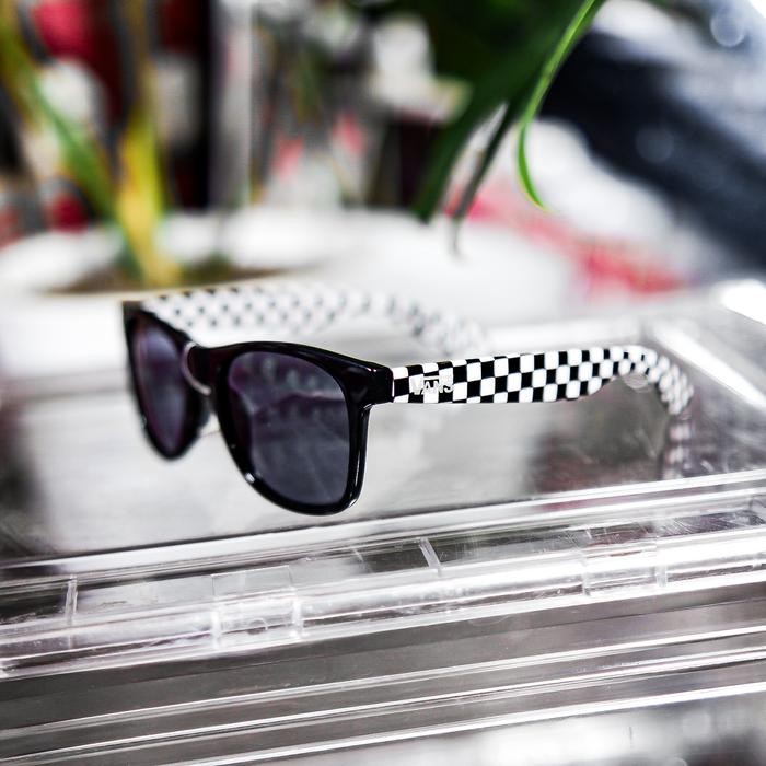 Gercep Vans Kaca Mata Sunglasses Spicoli 4 Logo Ck Black White Original 100%