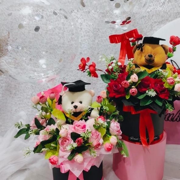 

Hot Air Balloon Graduation Bear Bloombox / Buket Bunga Boneka Balon