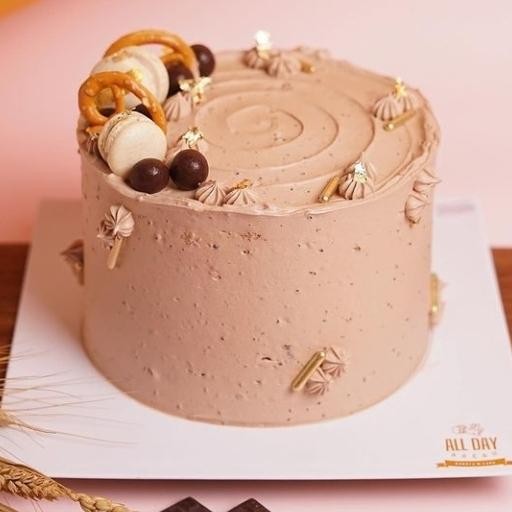 

Vanilla Ovomaltine Birthday Cake Kue Ulang Tahun / Wisuda