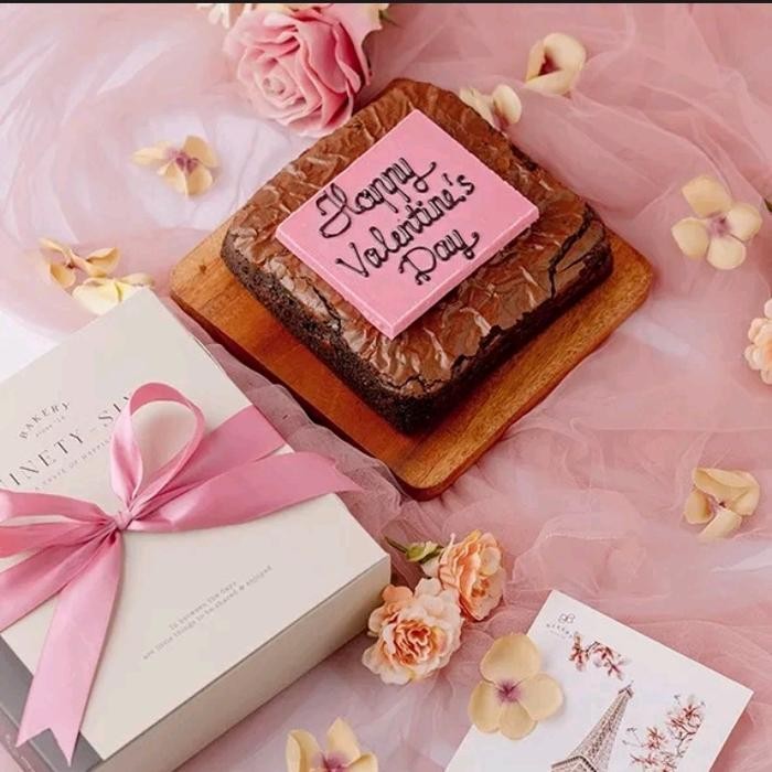 

Valentine Gift Set Chocolate Fudge Brownies Kado Bingkisan Hadiah