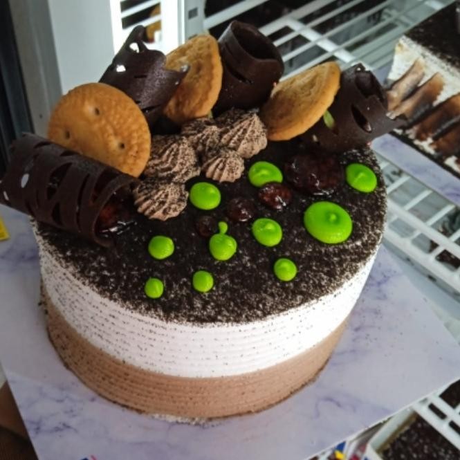 

Birthday Cake Taart / Kue Tart Ulang Tahun by Raihan Bakery