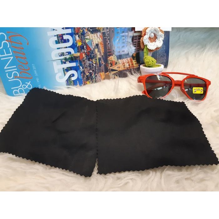 KAIN LAP KACAMATA MICRO FIBER HITAM