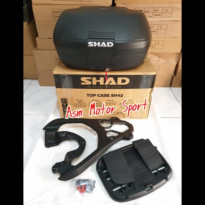 PAKETAN BOX MOTOR NMAX SHAD SH 42 + BREKET BOX MOTOR NMAX - 1 SET