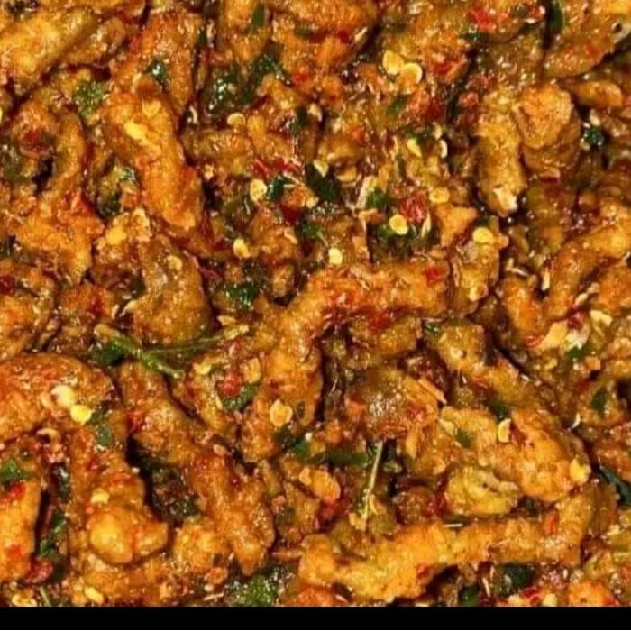

USUS KRISPI PEDAS DAUN JERUK KEMASAN 250GR Food Kering Snacks Cemilan Crispy Keripik Ayam