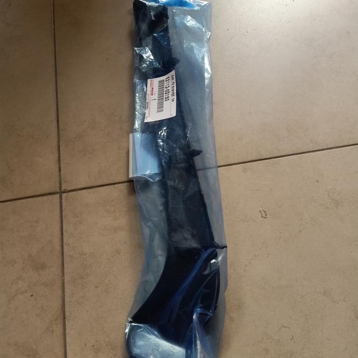 List Grill/List Grille Bumper Depan All New Yaris 2014/2017 Original