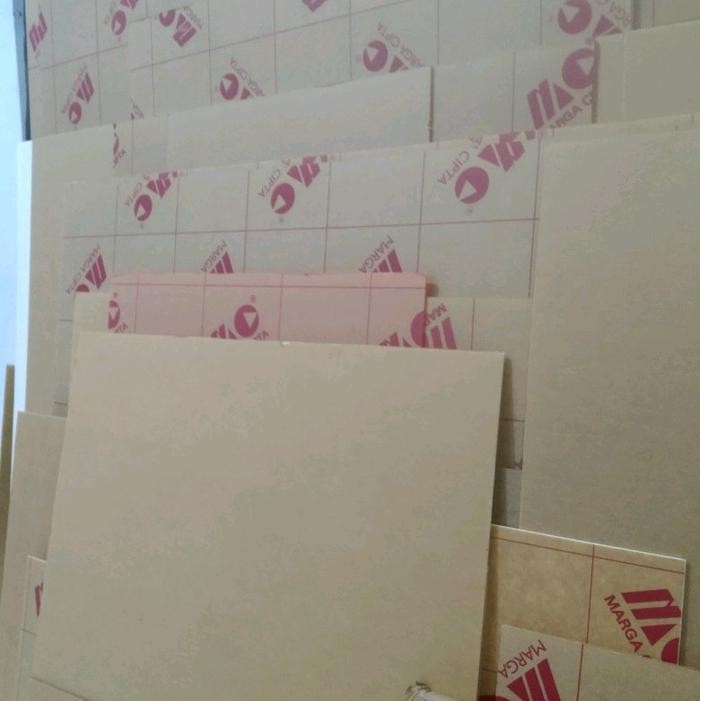 

Akrilik 4Mm Bening 140 X 50 Peralatan Kantor Pasti Diskon