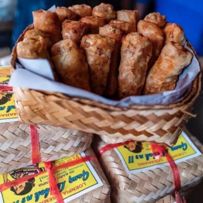 

Lumpia (Loenpia) Gang Lombok no11 - asli Semarang (frozen - sudah matang) isi 5 - snack enak -