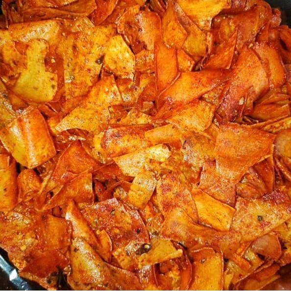 

1KG KERIPIK SINGKONG KRIWIL PEDAS DAUN JERUK Kripik Singkong Kriwil Viral Snack Food Makanan Kering