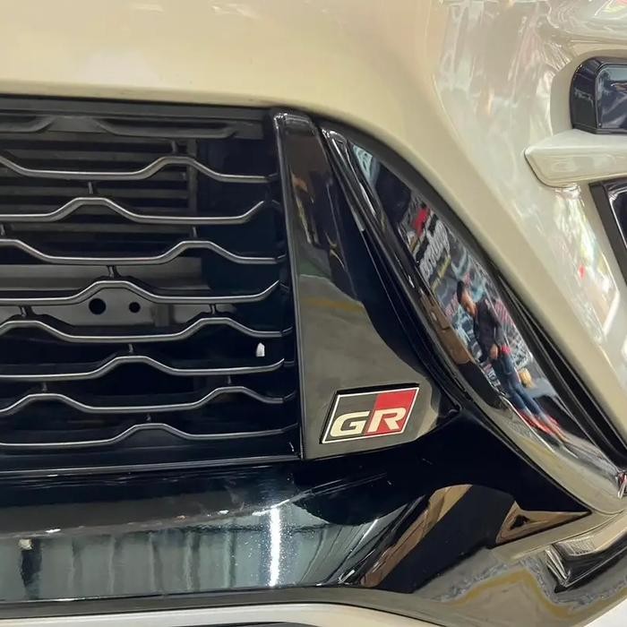 Emblem Grill Fortuner Legender Gr Sport