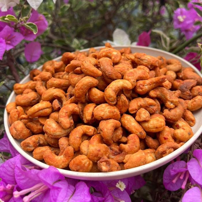 

Kacang mete pedes manis mede food Cemilan Makanan Snack Camilan Kering