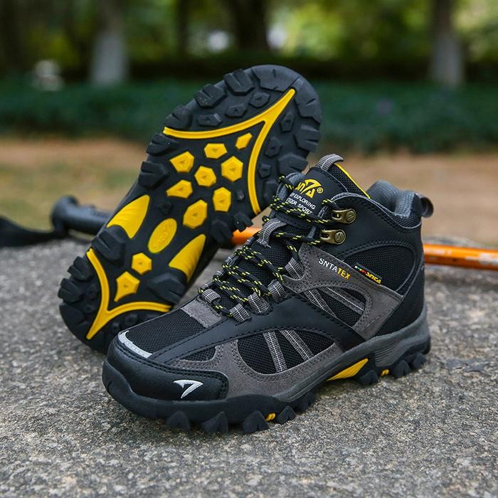 Eiger - Sepatu Gunung Boots Wanita Snta 611 Series Warna Black - Free Tali Cadangan