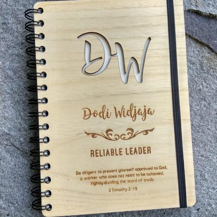 

wooden notebook 2 inital l Buku kayu nama l Buku Jurnal personal