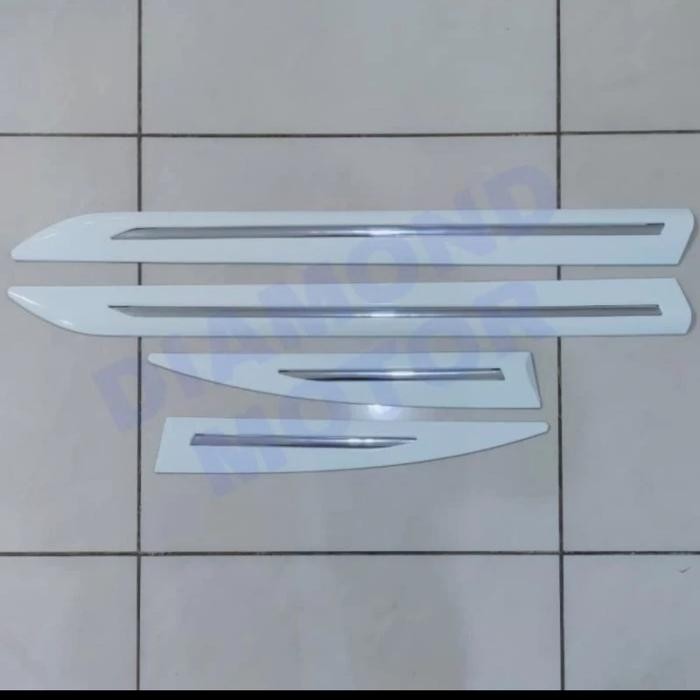 List Body Samping Grand Avanza Veloz 2015-2018 Hitam Putih Silver Abu