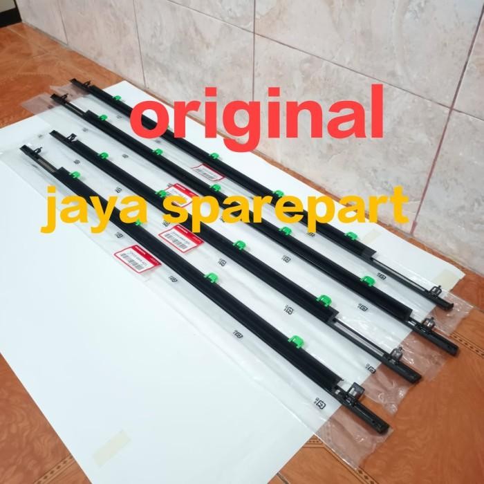 Pelipit Karet Kaca Luar Crv Gen3 2007-2012 1Set Original
