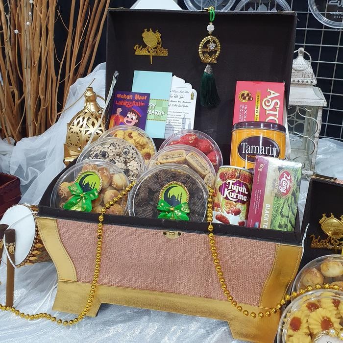 

Paket box hampers lebaran kue kering toples murah 50