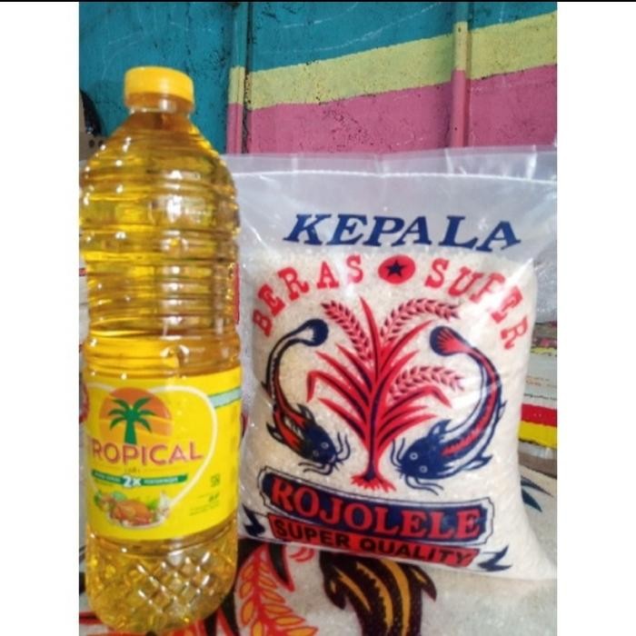 

Kepala Paket Sembako Paket Beras Minyak Goreng 4 Liter Super Quality Putih Sedang & Minyak Tropical