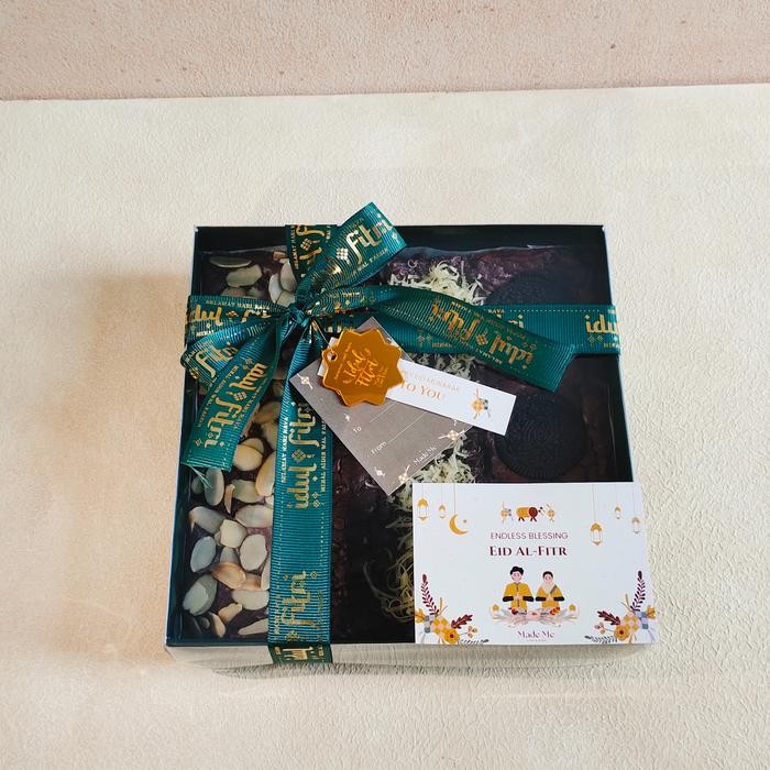 

Hampers Gift Parcel Lebaran Idul Fitri Ramadhan Choco Fudge Brownies