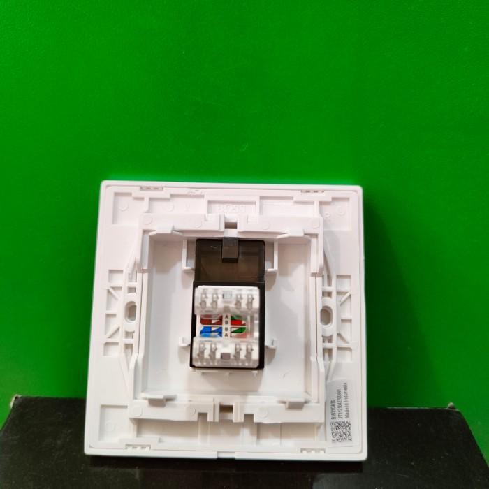OUTLET DATA CAT6 BOSS B1031