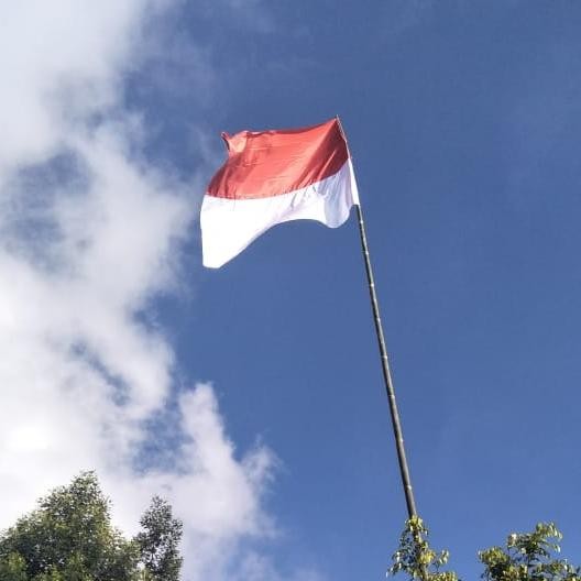 bendera merah putih besar