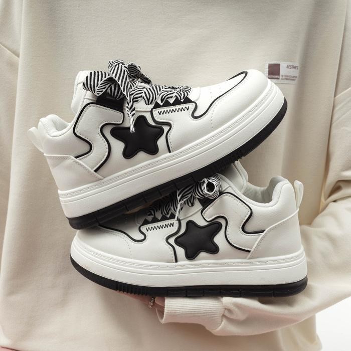 Ready Stock Korean Stayle Fashion Casual Sepatu Sport Sepatu Sneakers Wanita White Shoes Karet Putih