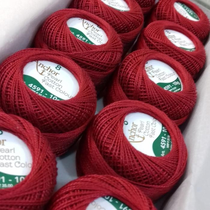 

AT Benang Sulam Anchor Cotton Ball Merah