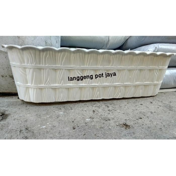 Pot Plastik Panjang Putih Motif Kayu Ukuran 60Cm