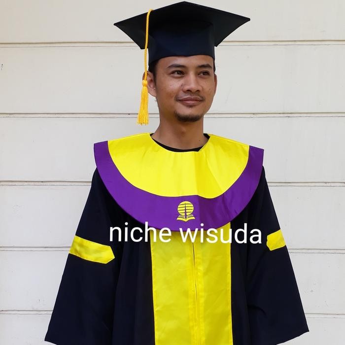 Toga Wisuda UT Warna Ungu