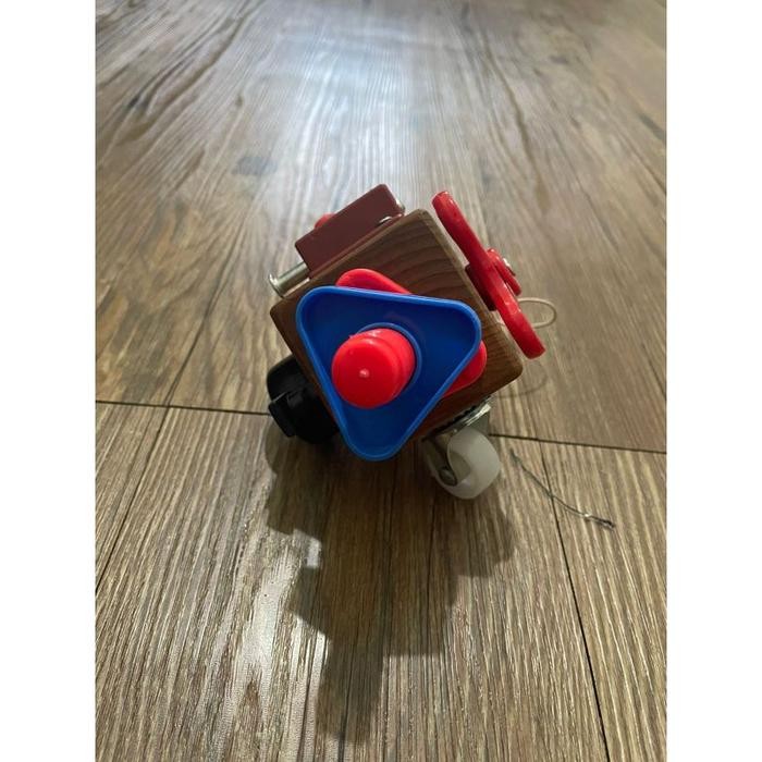 Busy Cube Small. Mainan Montessori anak