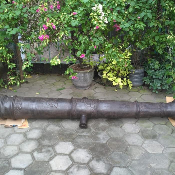 Pajangan Meriam Kuningan