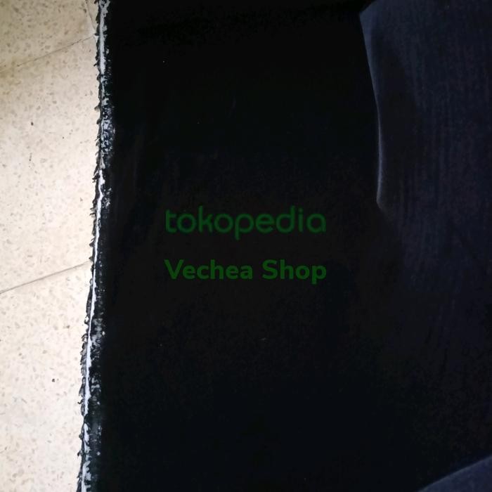 kain bludru hitam meteran