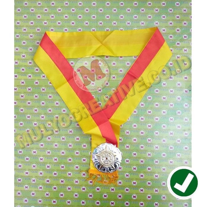 

Medali Fakultas UGM Medali Kelulusan Fakultas Universitas PREMIUM