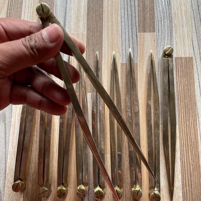 

Jangka Peta Kuningan 7 Inch