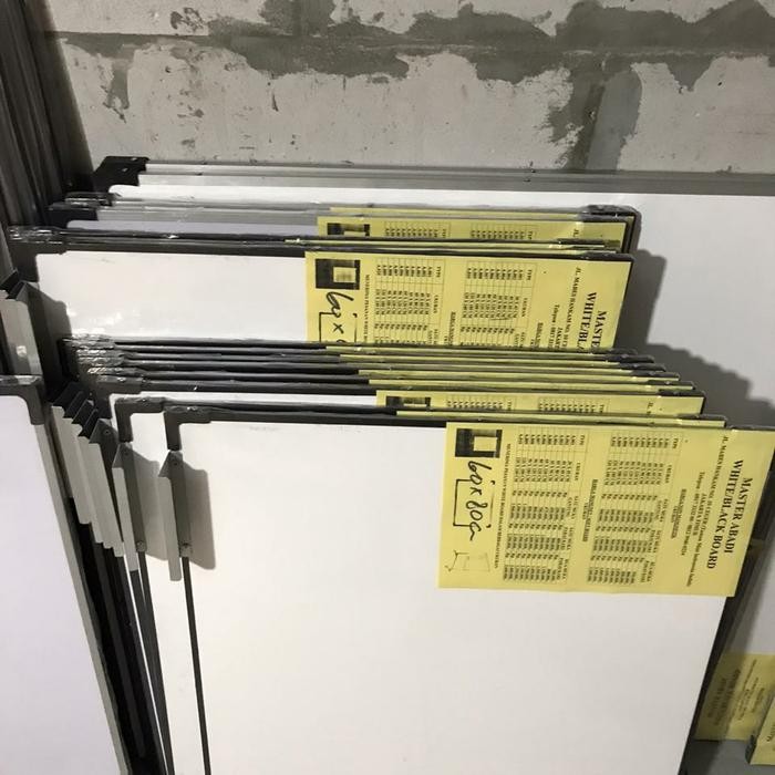 

Whiteboard Non Magnetik 60X80Cm